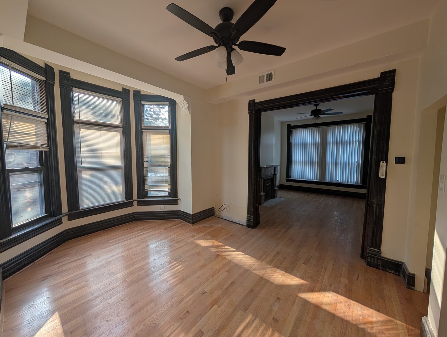 1481 W Erie Street 4f Property Photo 6