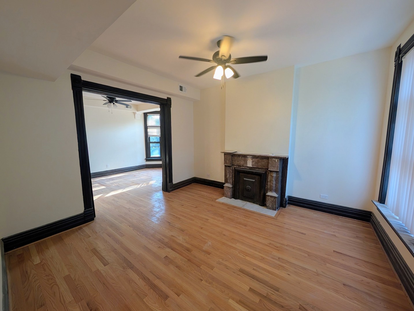1481 W Erie Street 4f Property Photo 8