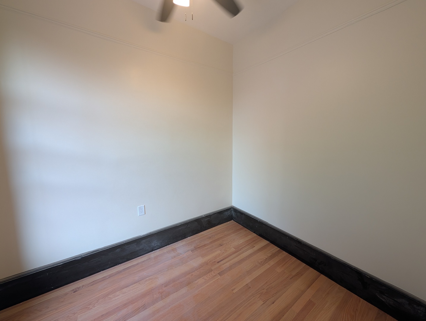 1481 W Erie Street 4f Property Photo 14