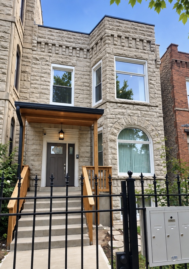 3234 W Fulton Boulevard Property Photo 1