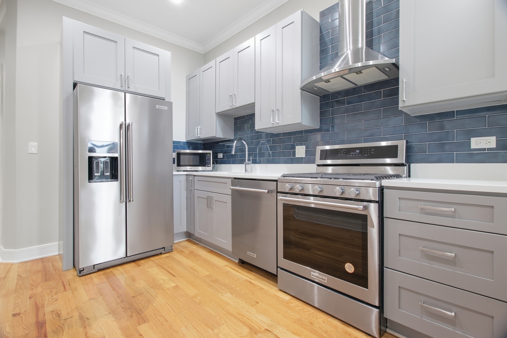 3234 W Fulton Boulevard Property Photo 9