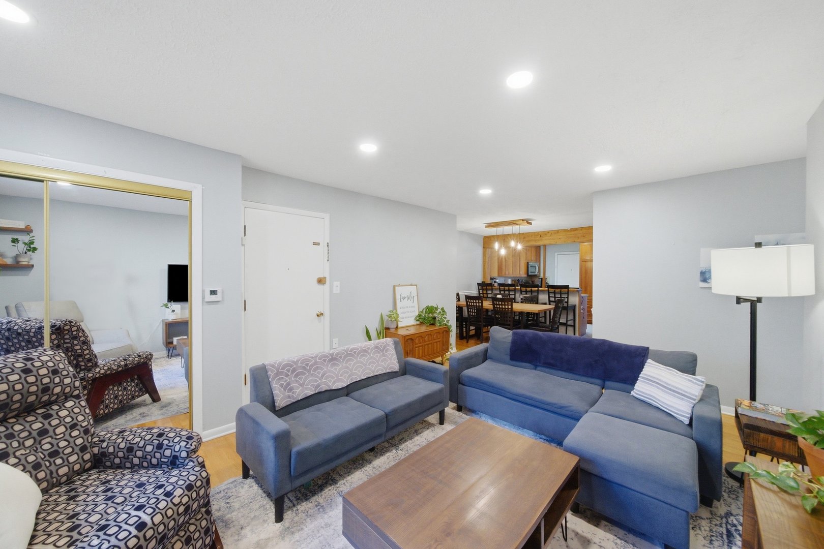 1626 W Greenleaf Avenue 1e Property Photo 17