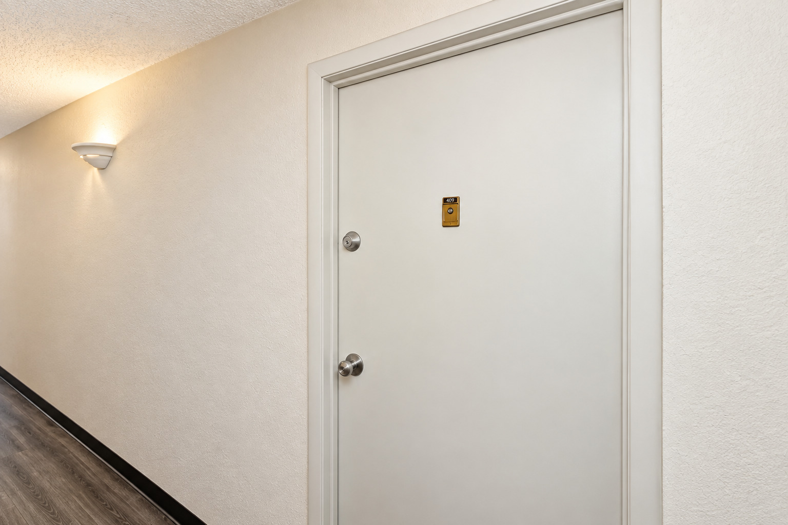 1043 S York Road 409 Property Photo 4
