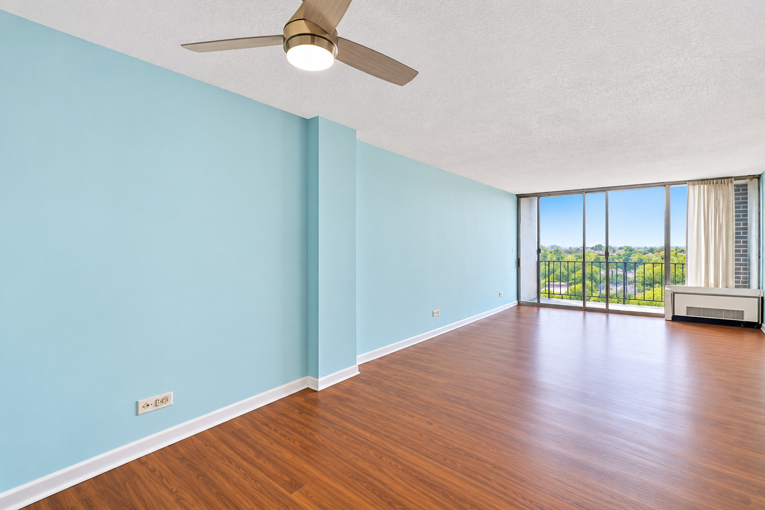 1043 S York Road 409 Property Photo 6