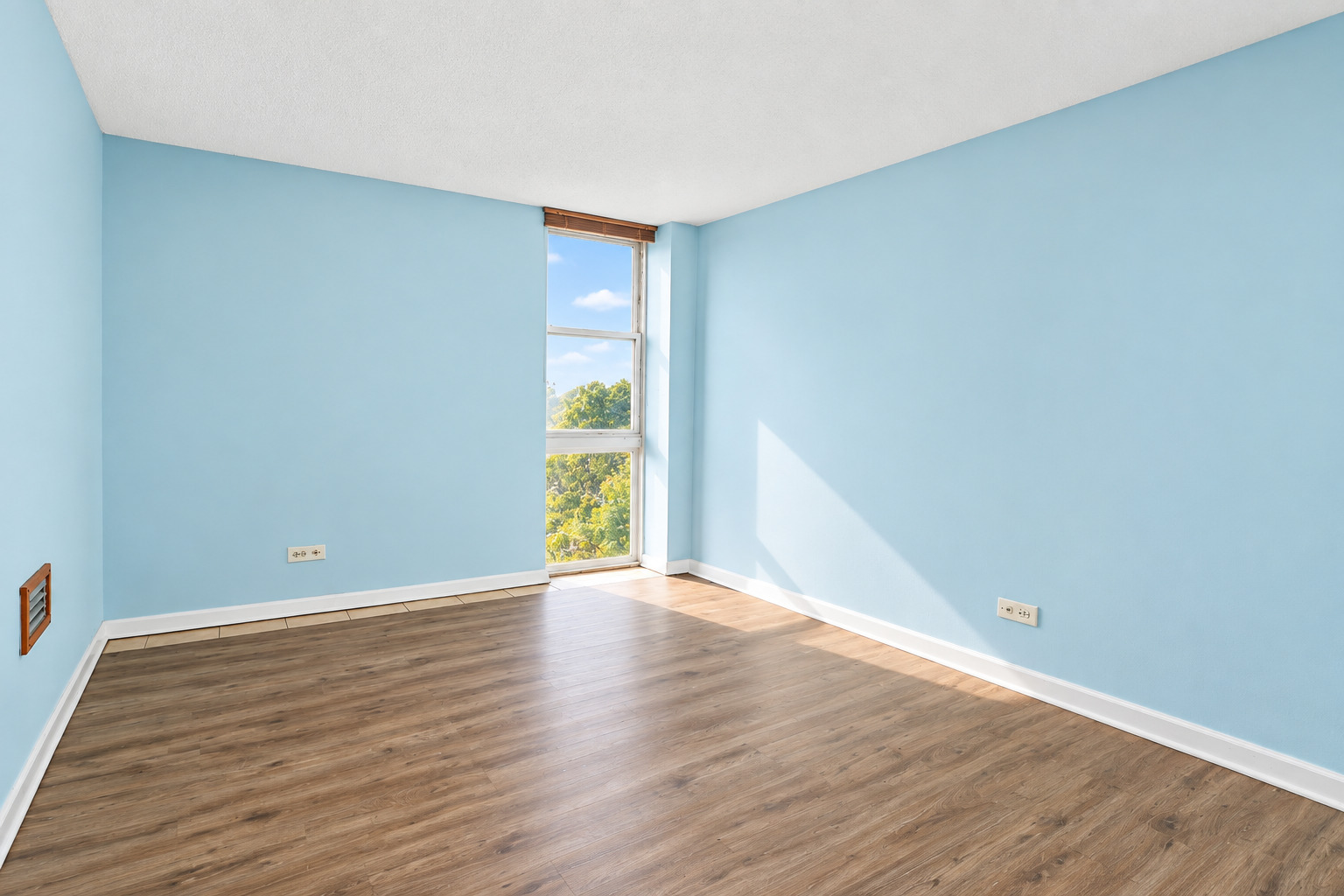 1043 S York Road 409 Property Photo 11