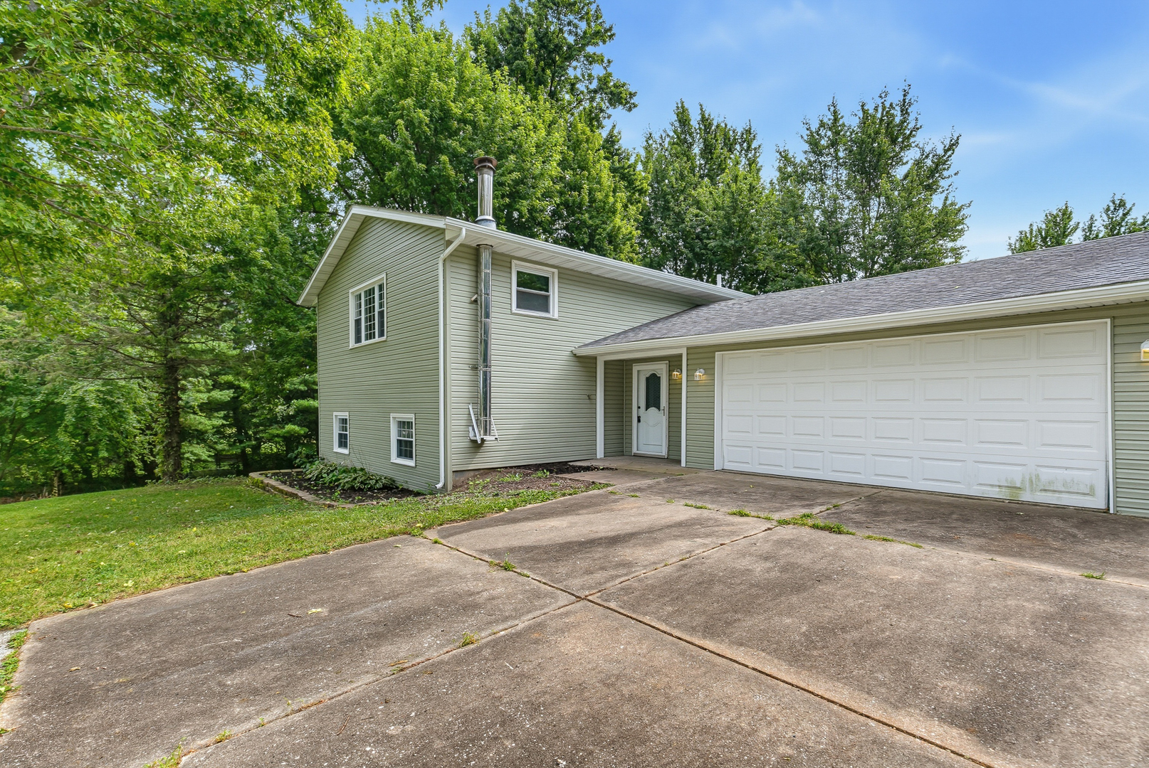 5195 306th Street Property Photo 3