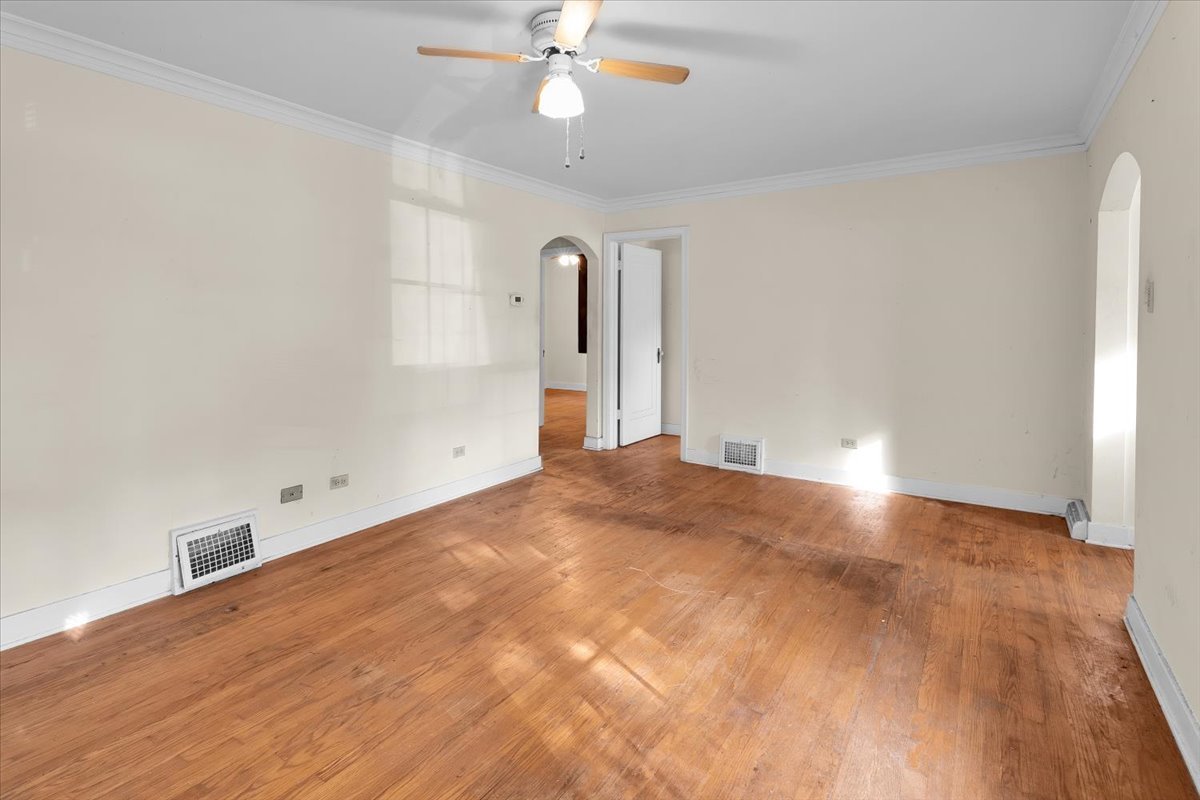 4328 Wolf Road Property Photo 9