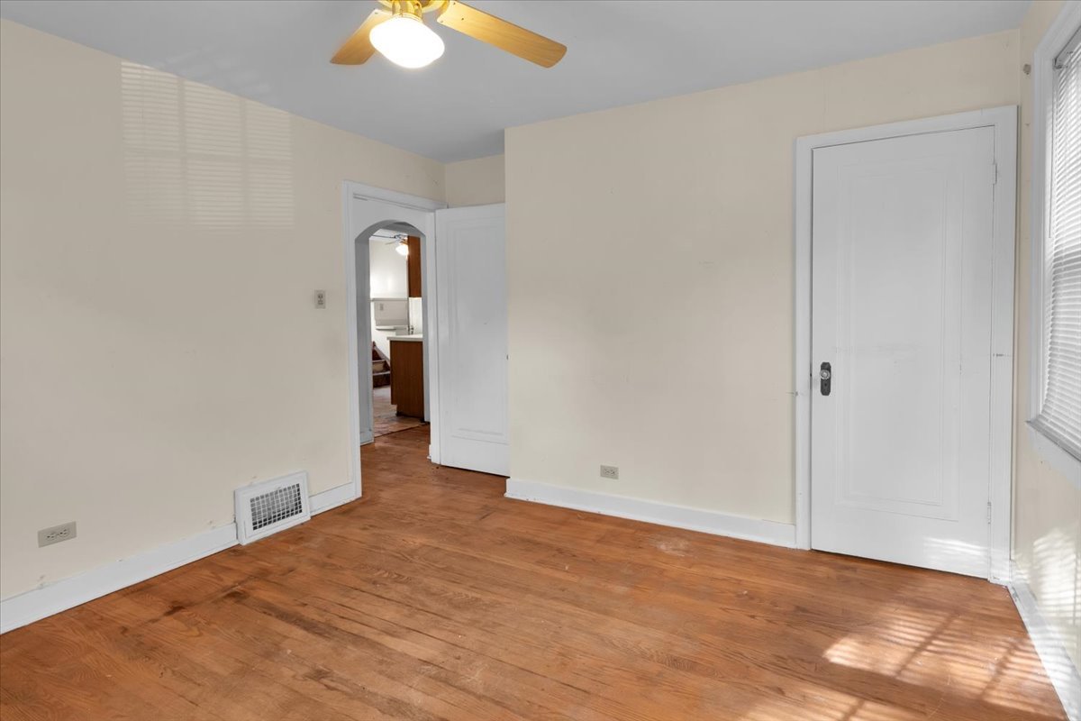 4328 Wolf Road Property Photo 11
