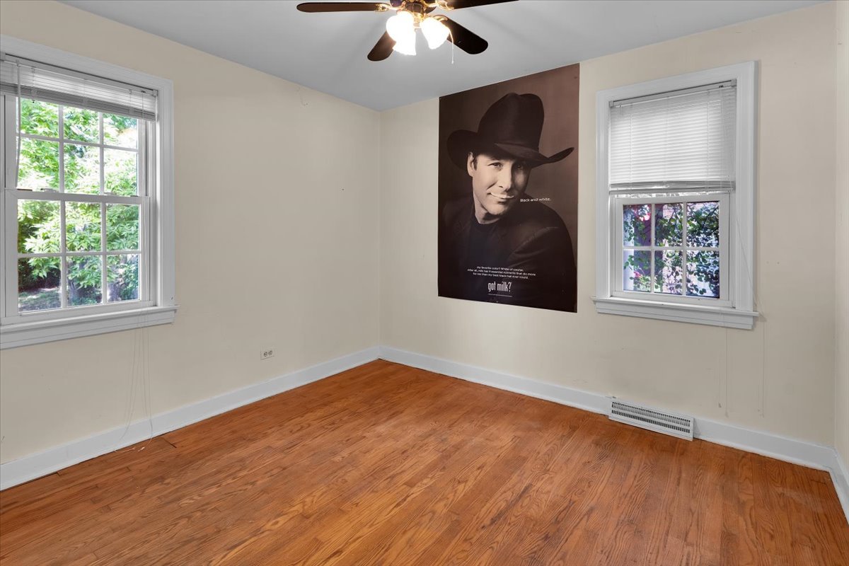 4328 Wolf Road Property Photo 13