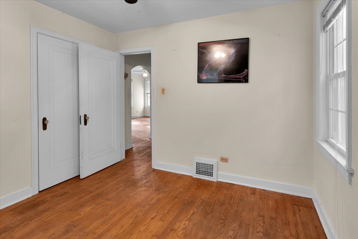 4328 Wolf Road Property Photo 14