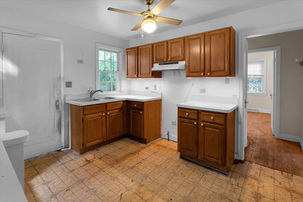 4328 Wolf Road Property Photo 15