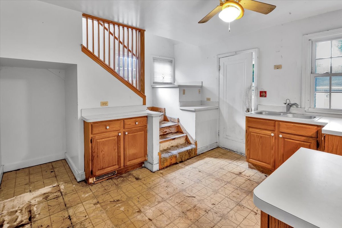 4328 Wolf Road Property Photo 16