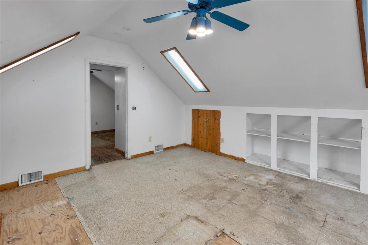 4328 Wolf Road Property Photo 19