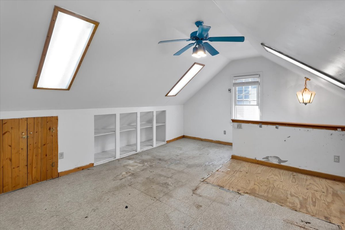 4328 Wolf Road Property Photo 20
