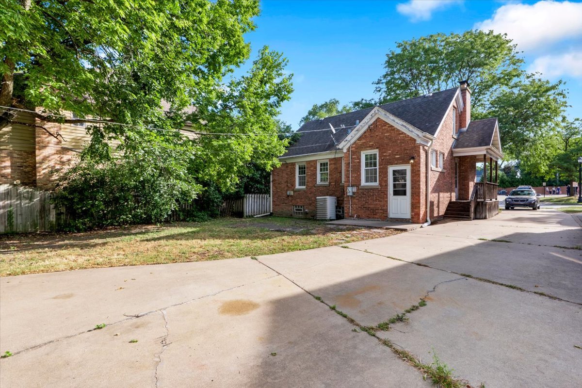 4328 Wolf Road Property Photo 28