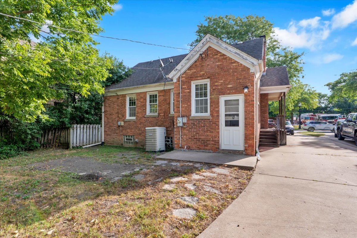 4328 Wolf Road Property Photo 29