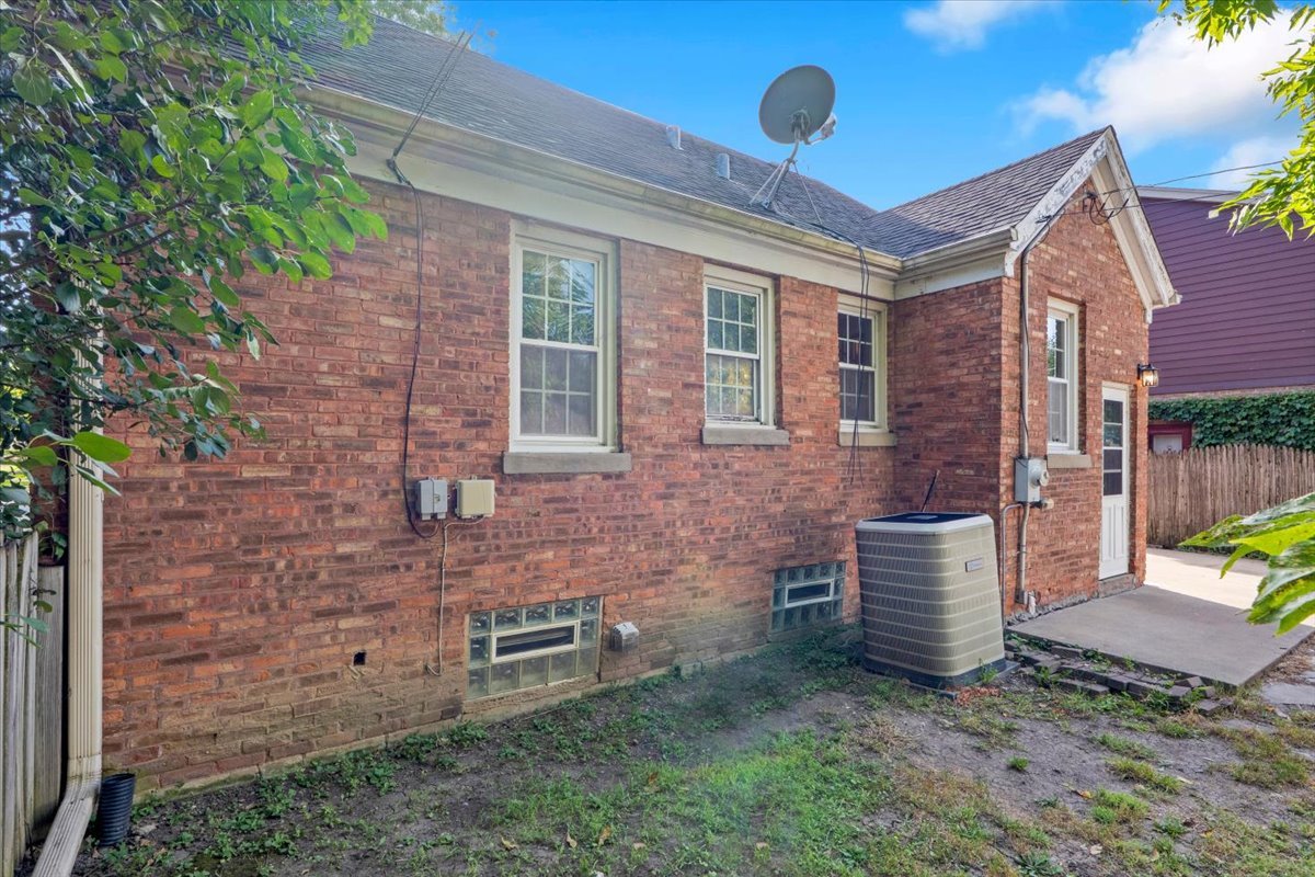 4328 Wolf Road Property Photo 30