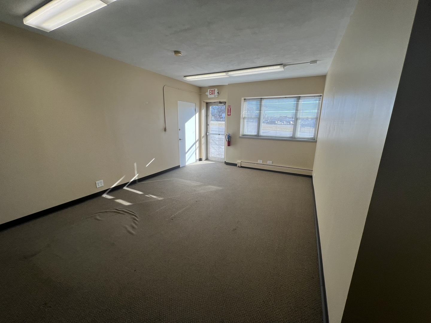 401 W Irving Park Road 1 Property Photo 3