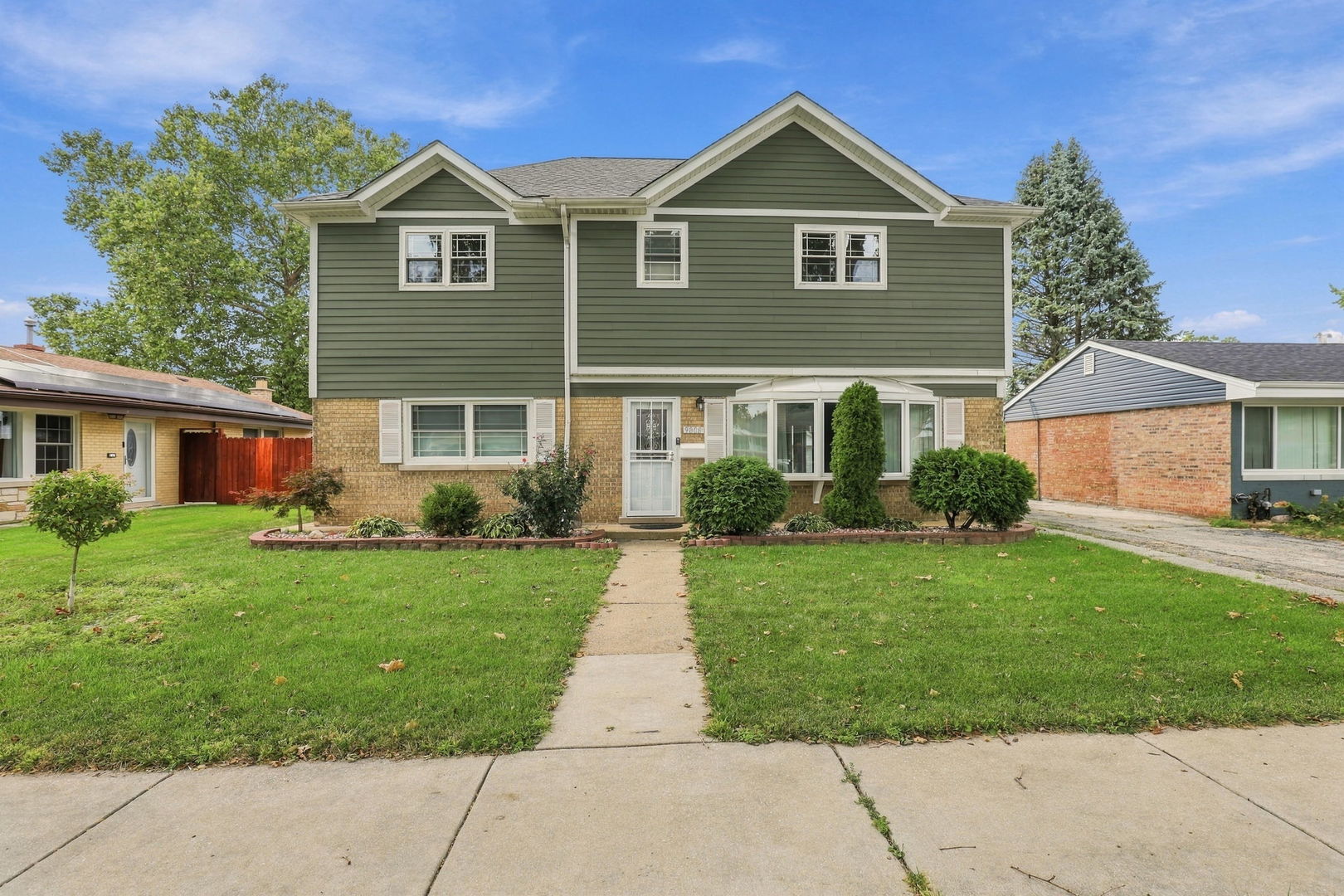 9808 S Maplewood Avenue Property Photo 1