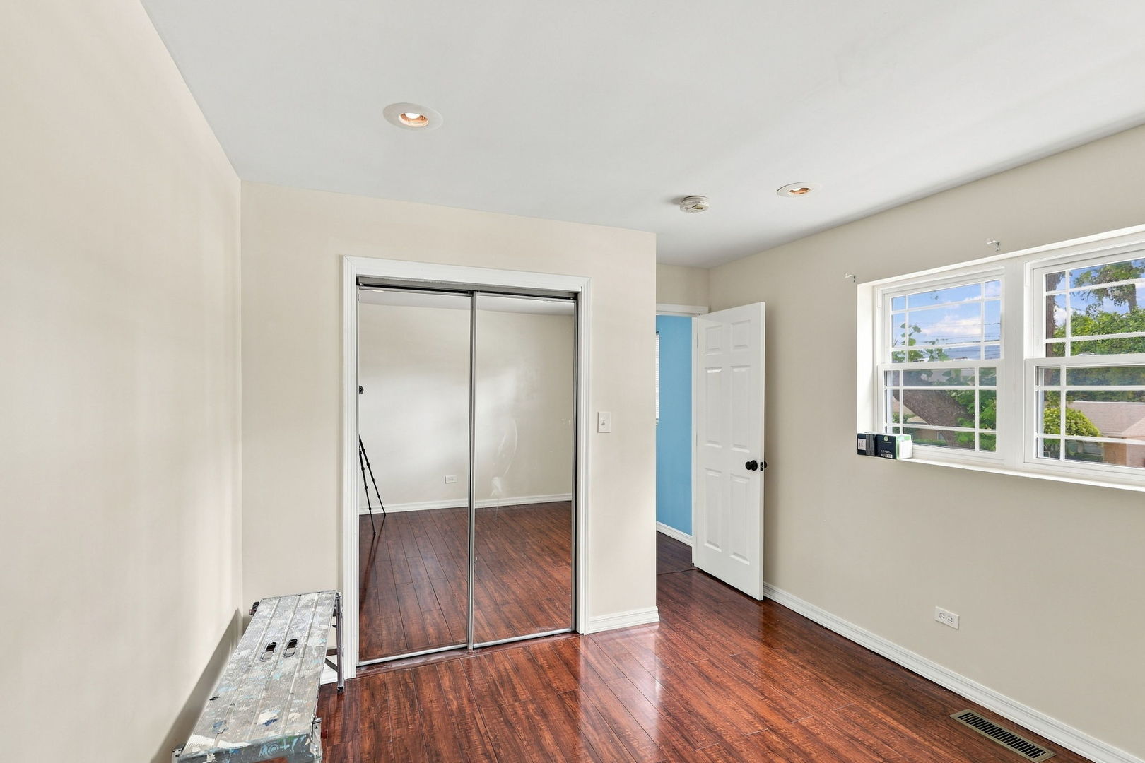 9808 S Maplewood Avenue Property Photo 18