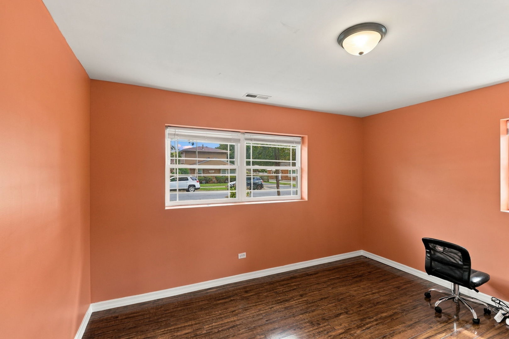 9808 S Maplewood Avenue Property Photo 21
