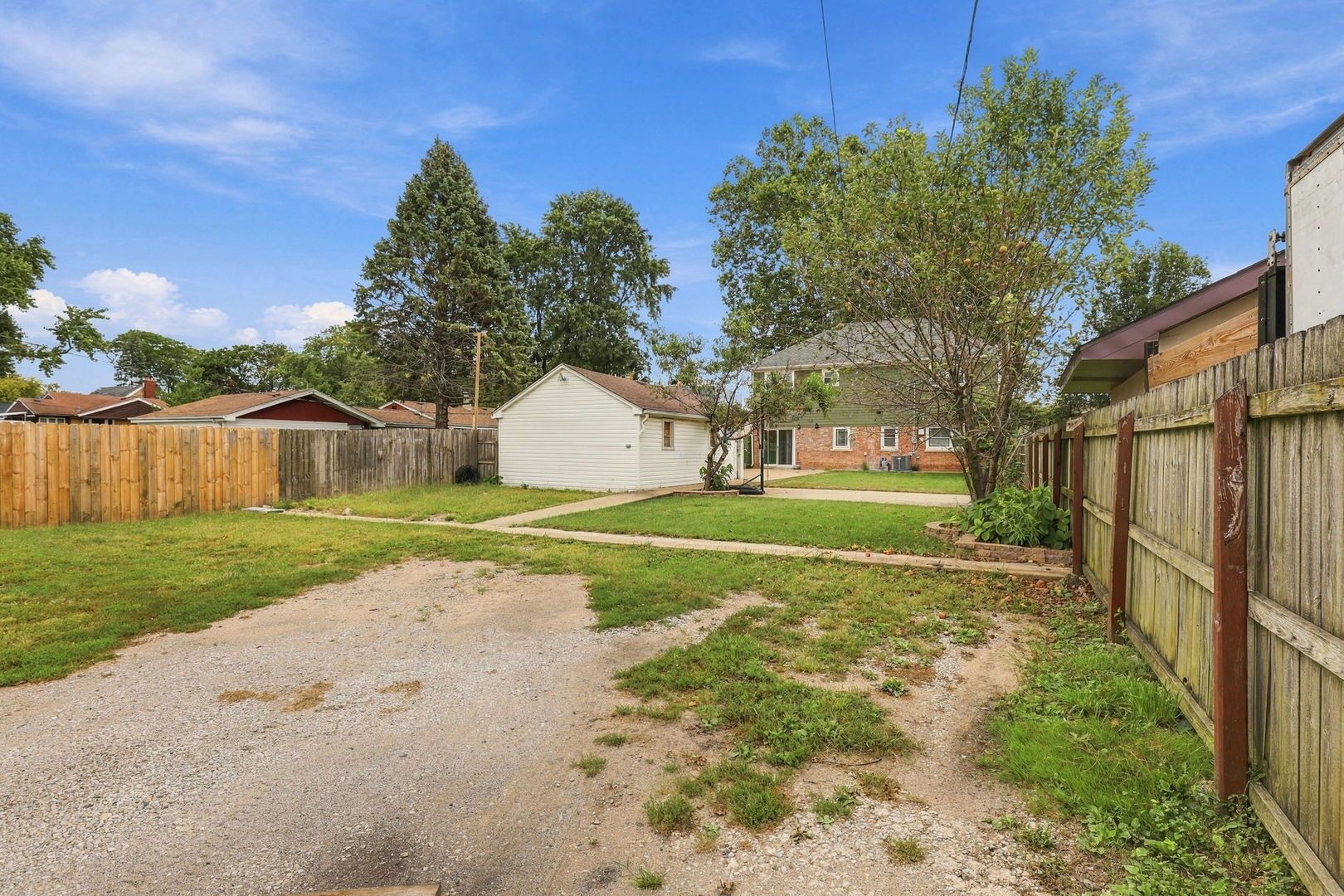 9808 S Maplewood Avenue Property Photo 25