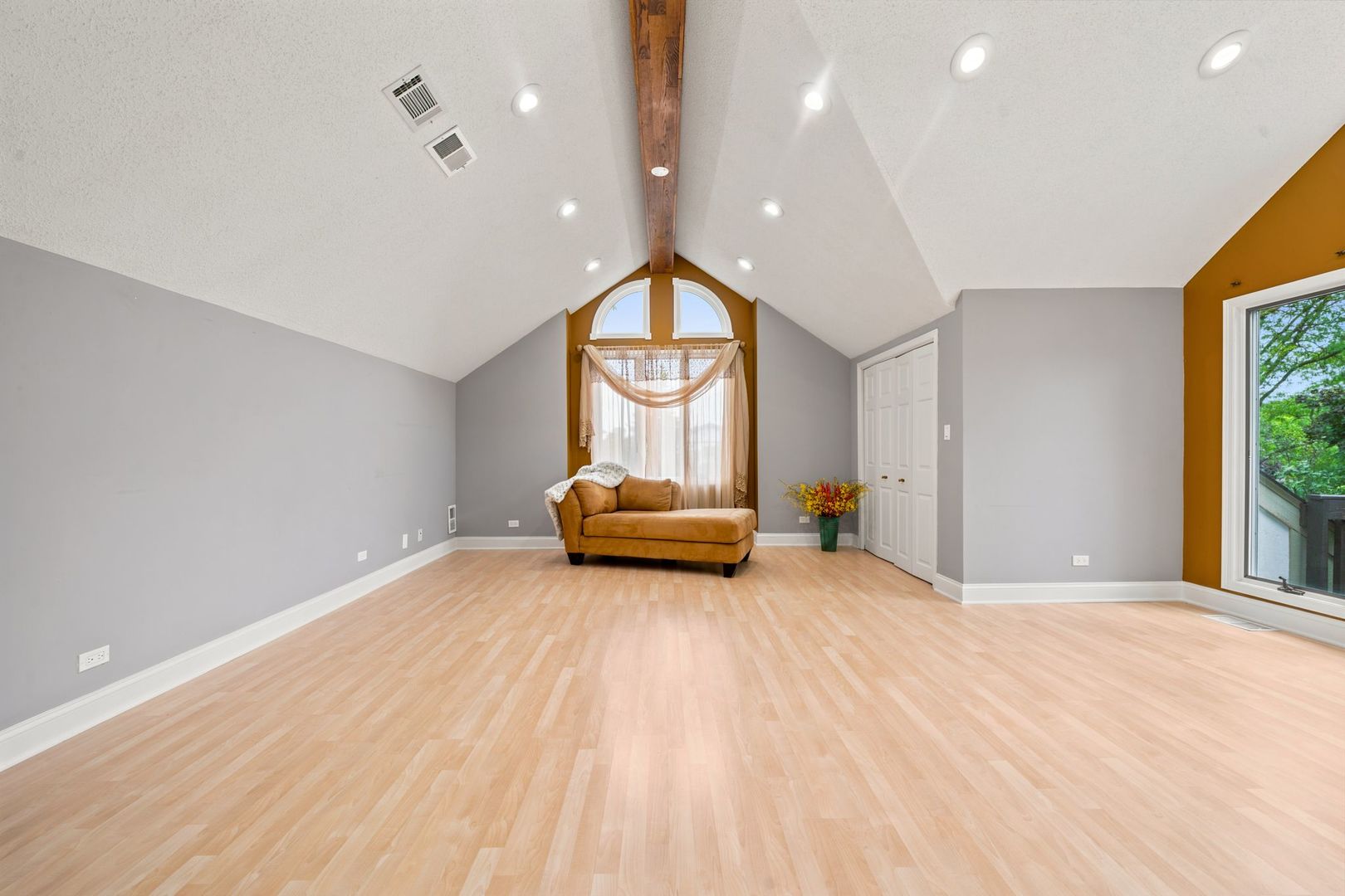 1221 W Sable Drive Property Photo 40