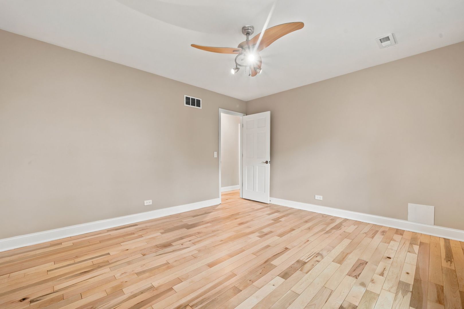 1221 W Sable Drive Property Photo 48