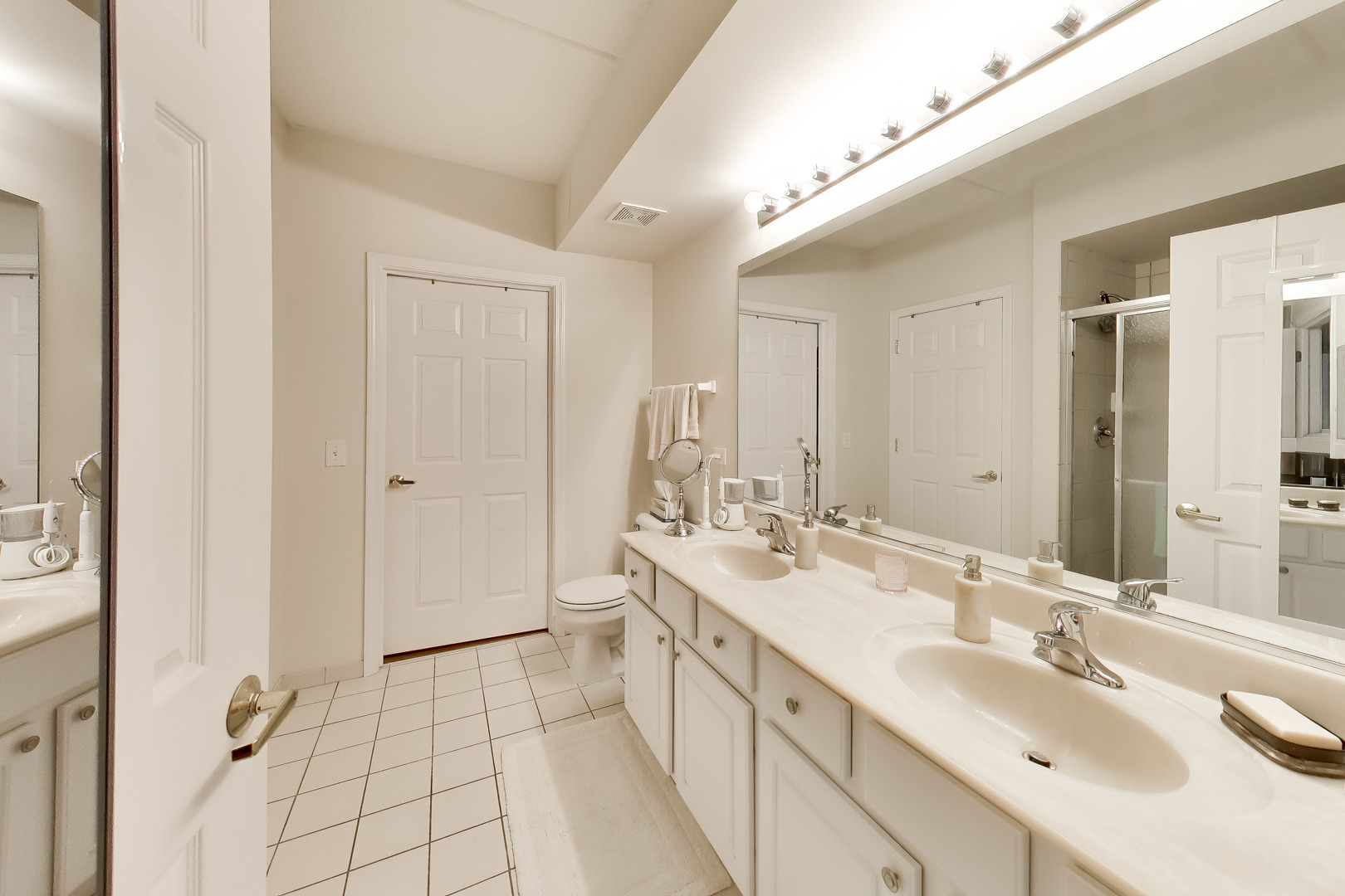 1479 N Milwaukee Avenue 206 Property Photo 10