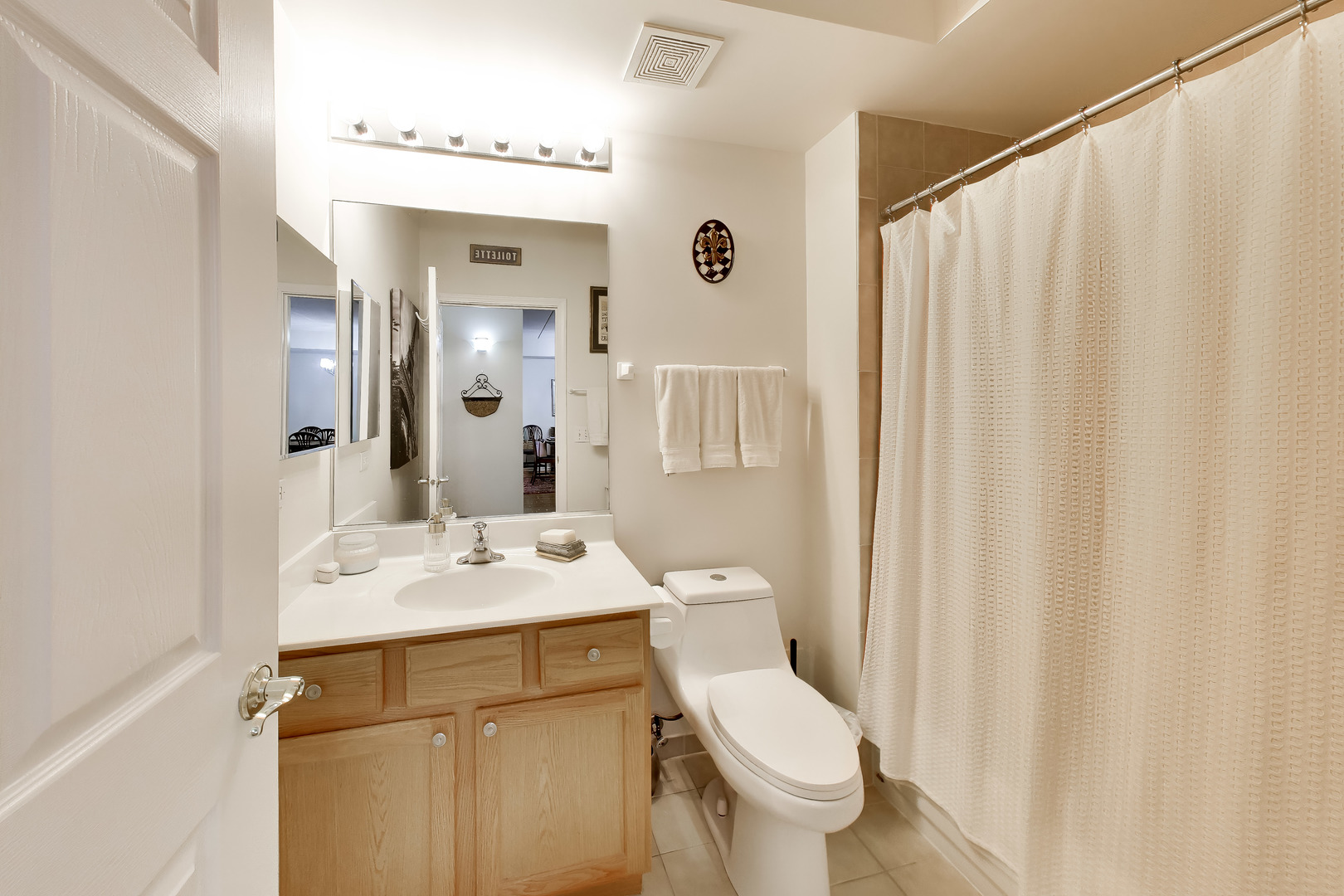 1479 N Milwaukee Avenue 206 Property Photo 13