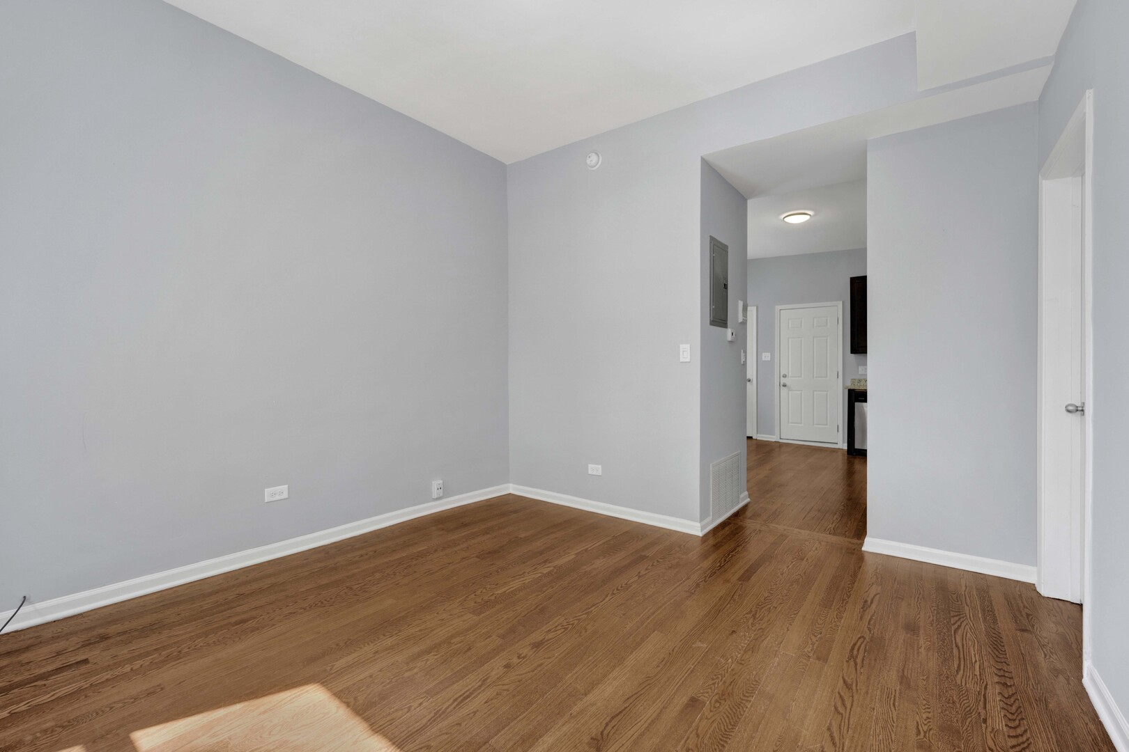 3340 S Carpenter Street 1r Property Photo 5