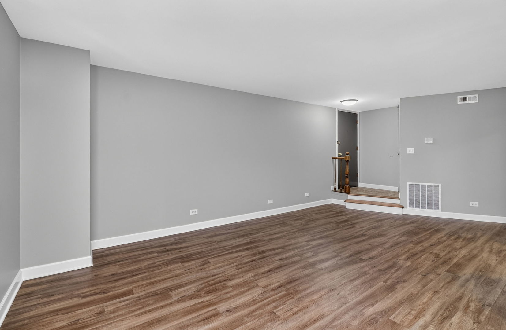 1657 Dover Court C Property Photo 2