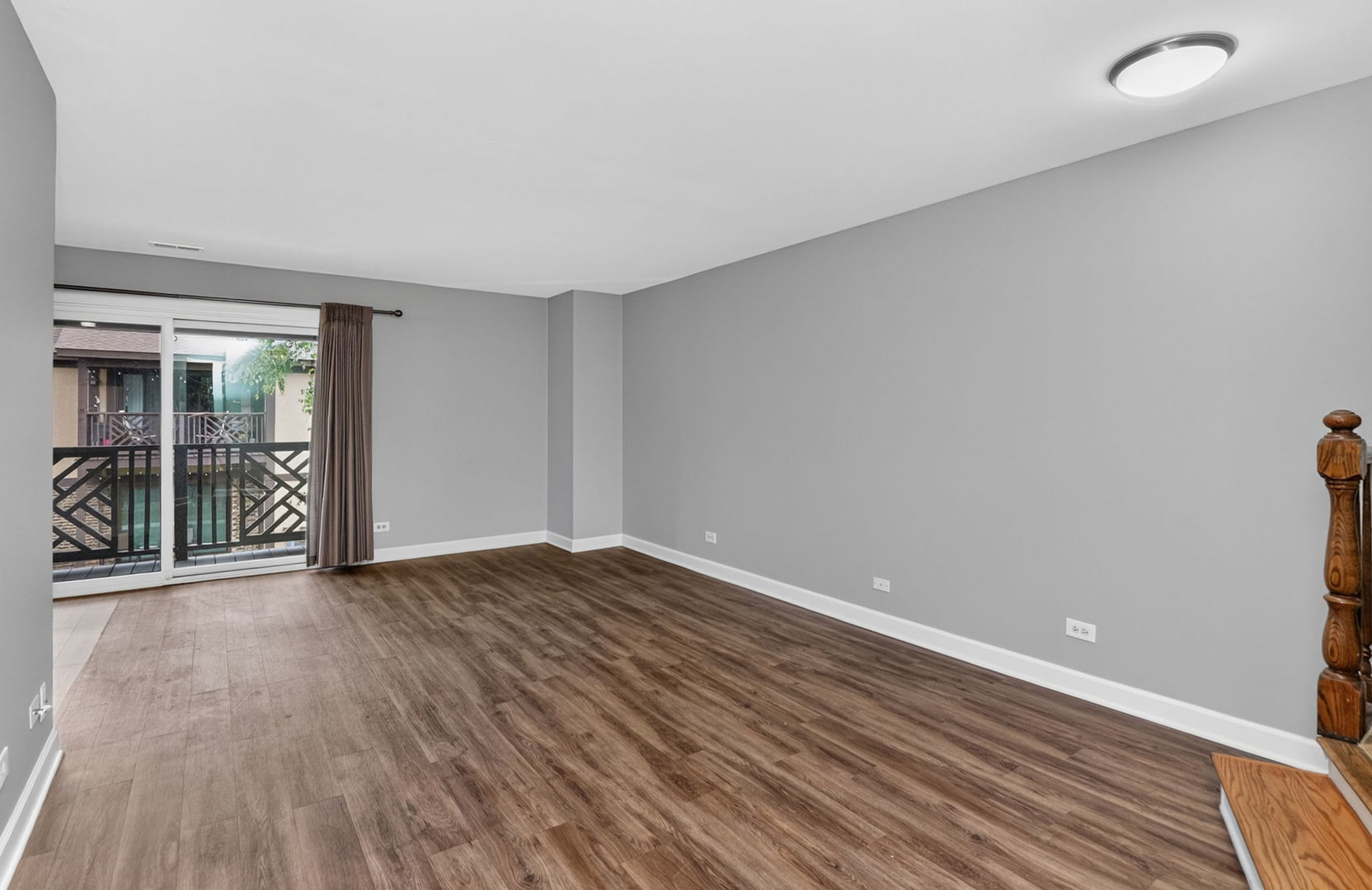 1657 Dover Court C Property Photo 3