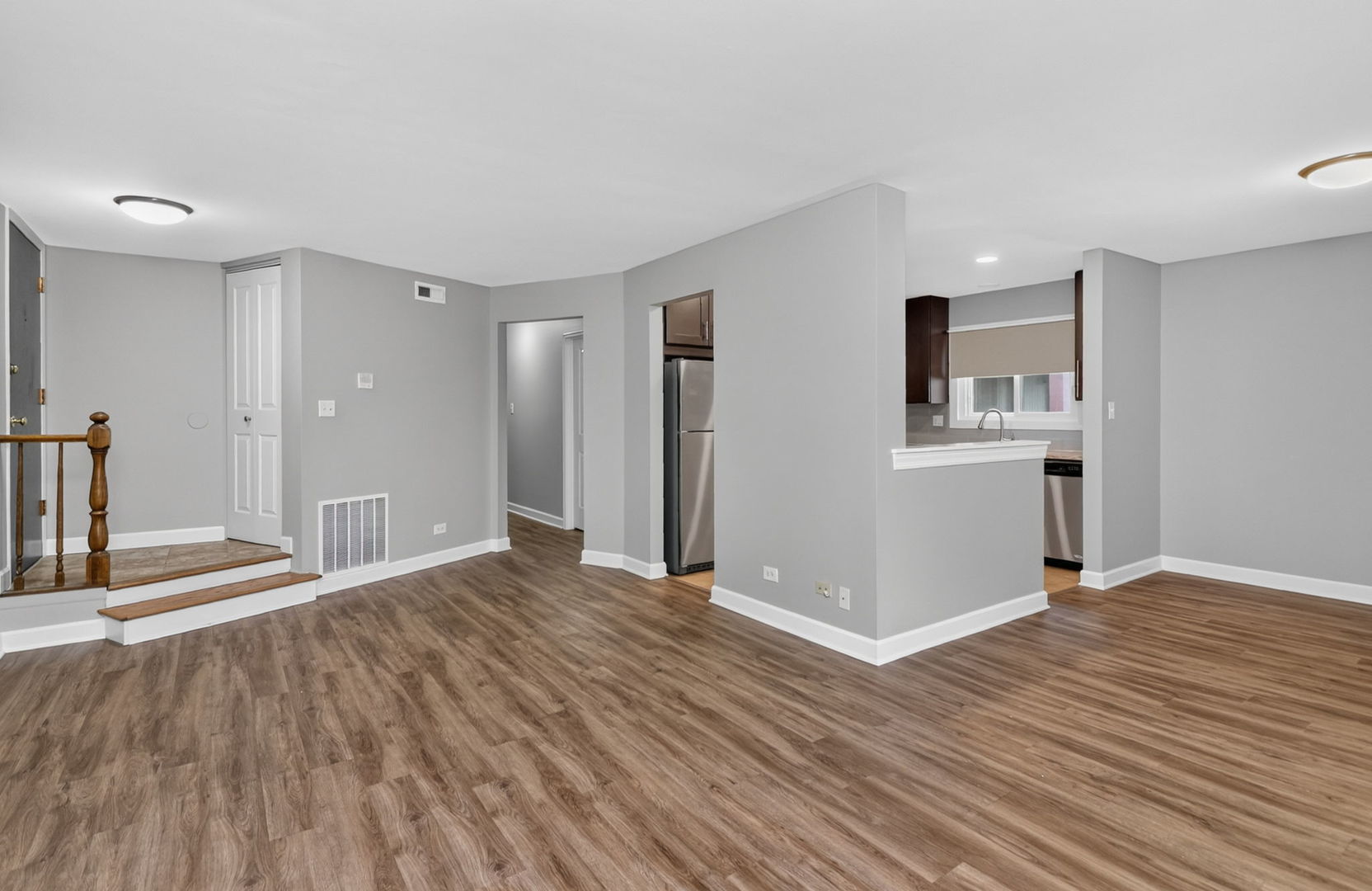 1657 Dover Court C Property Photo 4