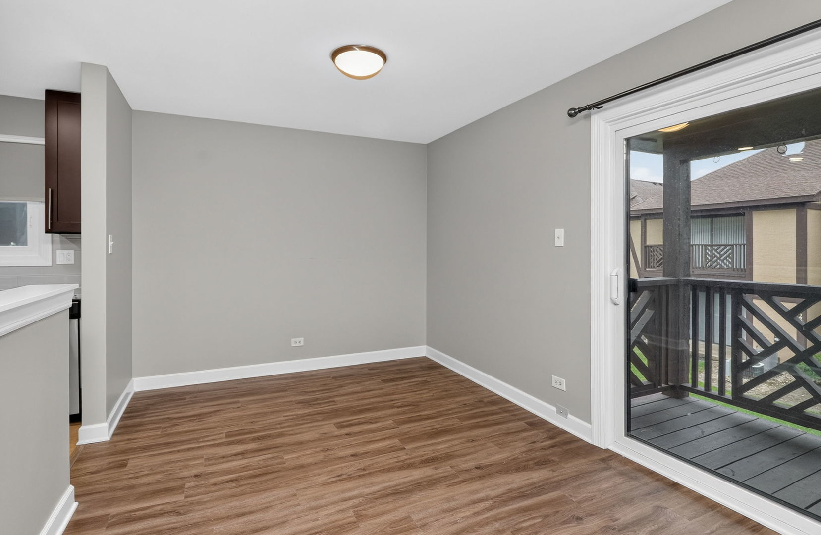 1657 Dover Court C Property Photo 5
