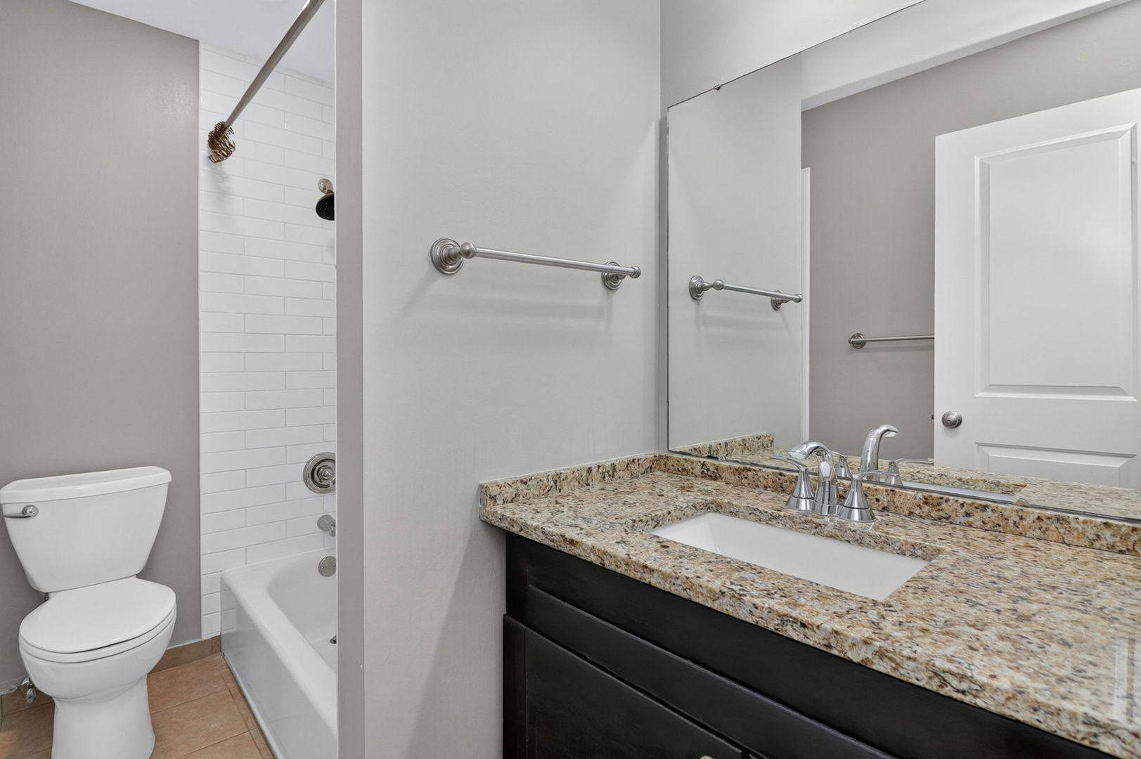 1657 Dover Court C Property Photo 13