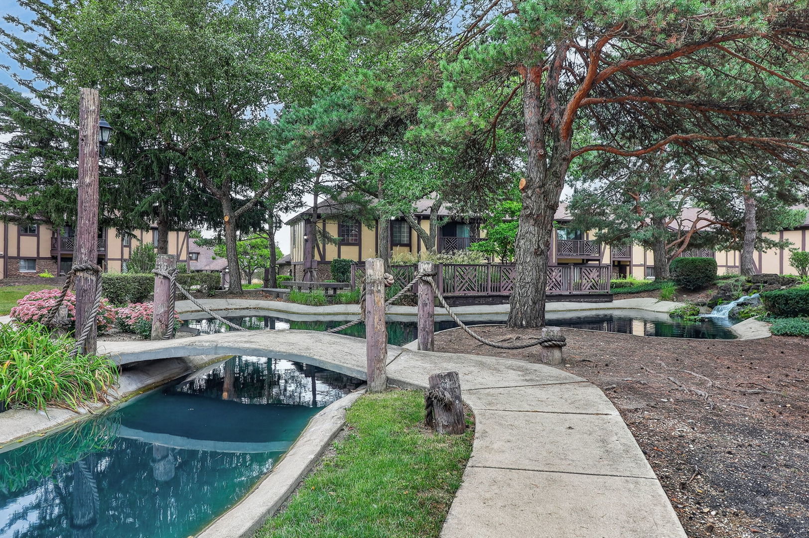 1657 Dover Court C Property Photo 16