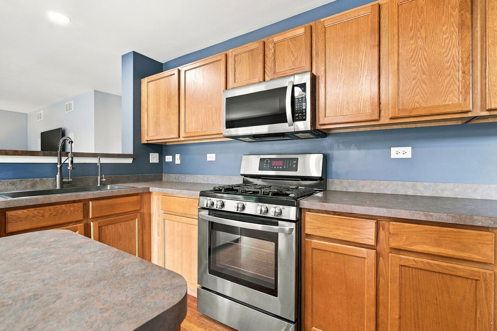 6900 Twin Falls Drive Property Photo 10