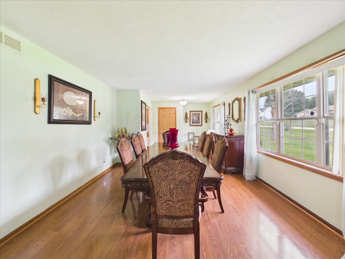 7762 Towermont Drive Property Photo 8