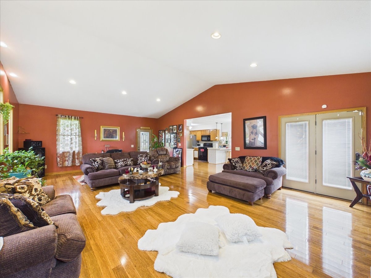 7762 Towermont Drive Property Photo 17