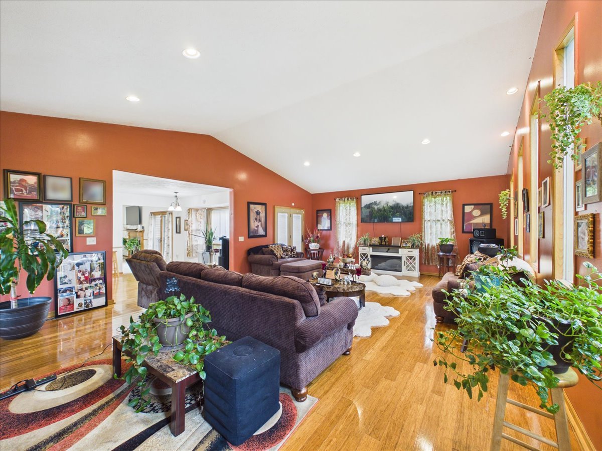 7762 Towermont Drive Property Photo 18