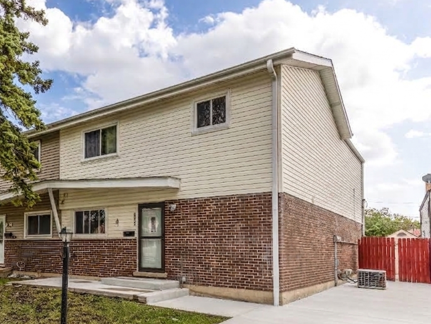 9105 Hollyberry Avenue Property Photo 1