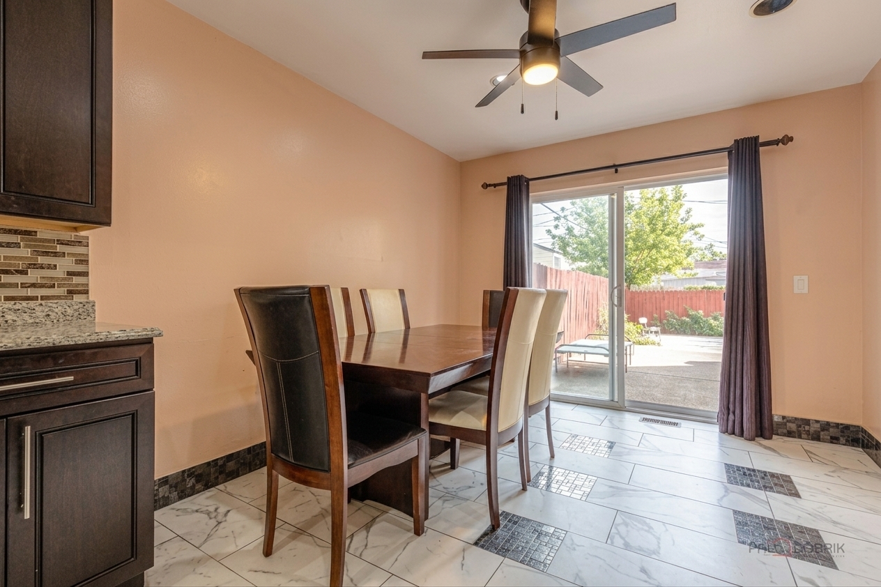 9105 Hollyberry Avenue Property Photo 4