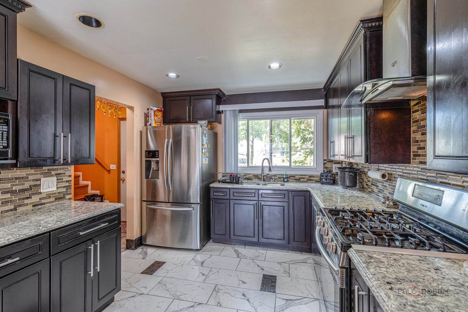 9105 Hollyberry Avenue Property Photo 6