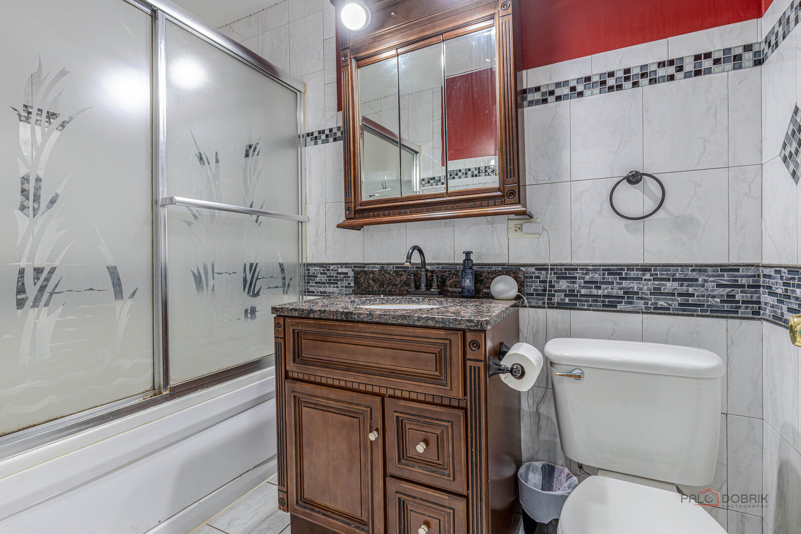 9105 Hollyberry Avenue Property Photo 10