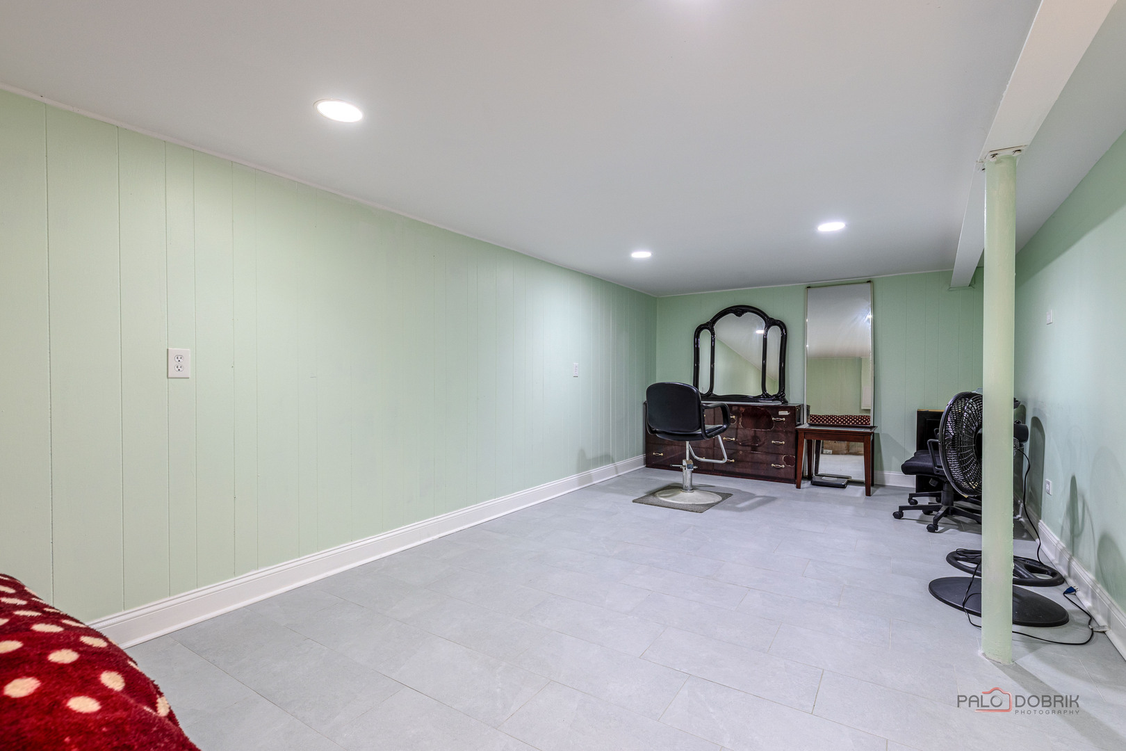 9105 Hollyberry Avenue Property Photo 14