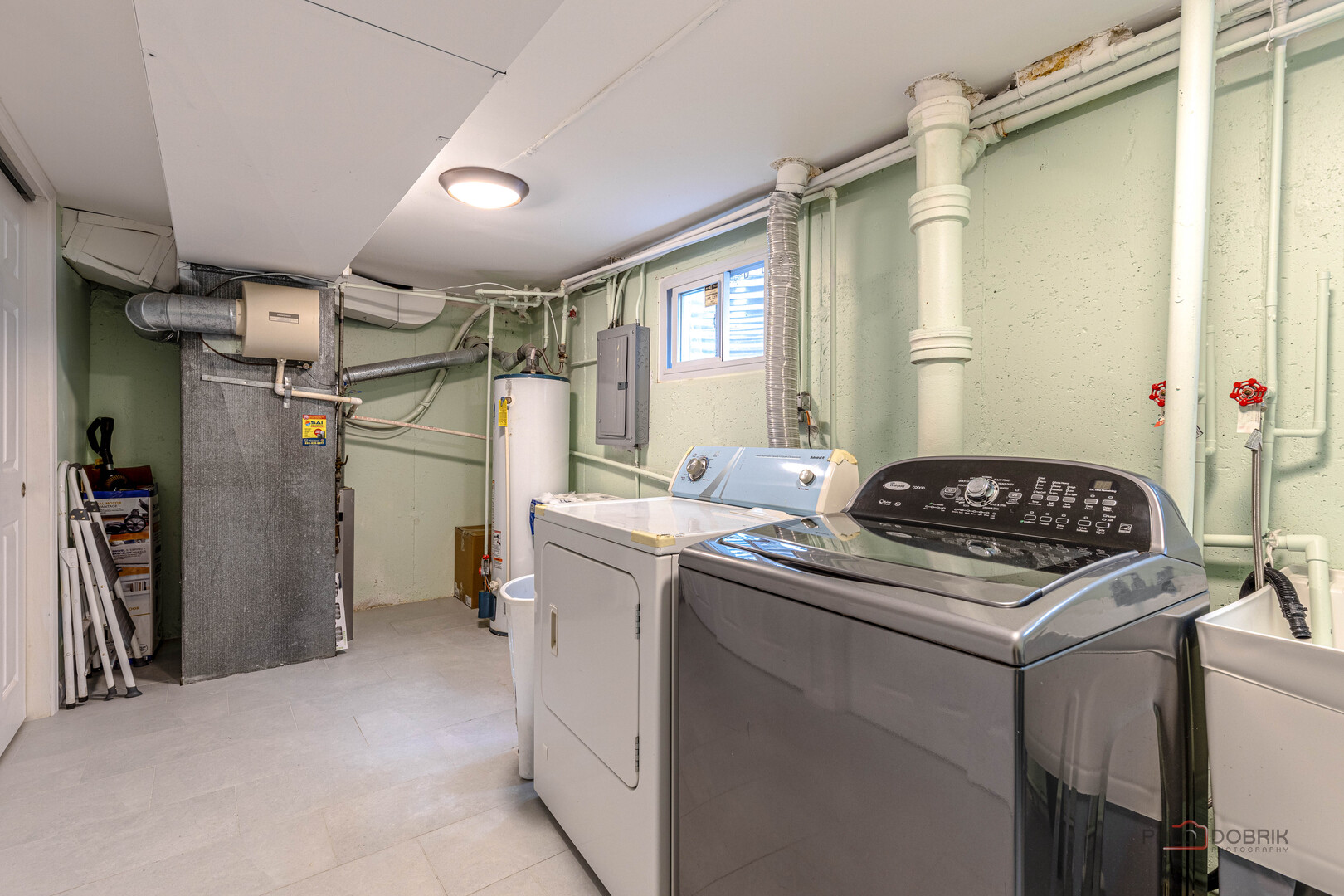 9105 Hollyberry Avenue Property Photo 15
