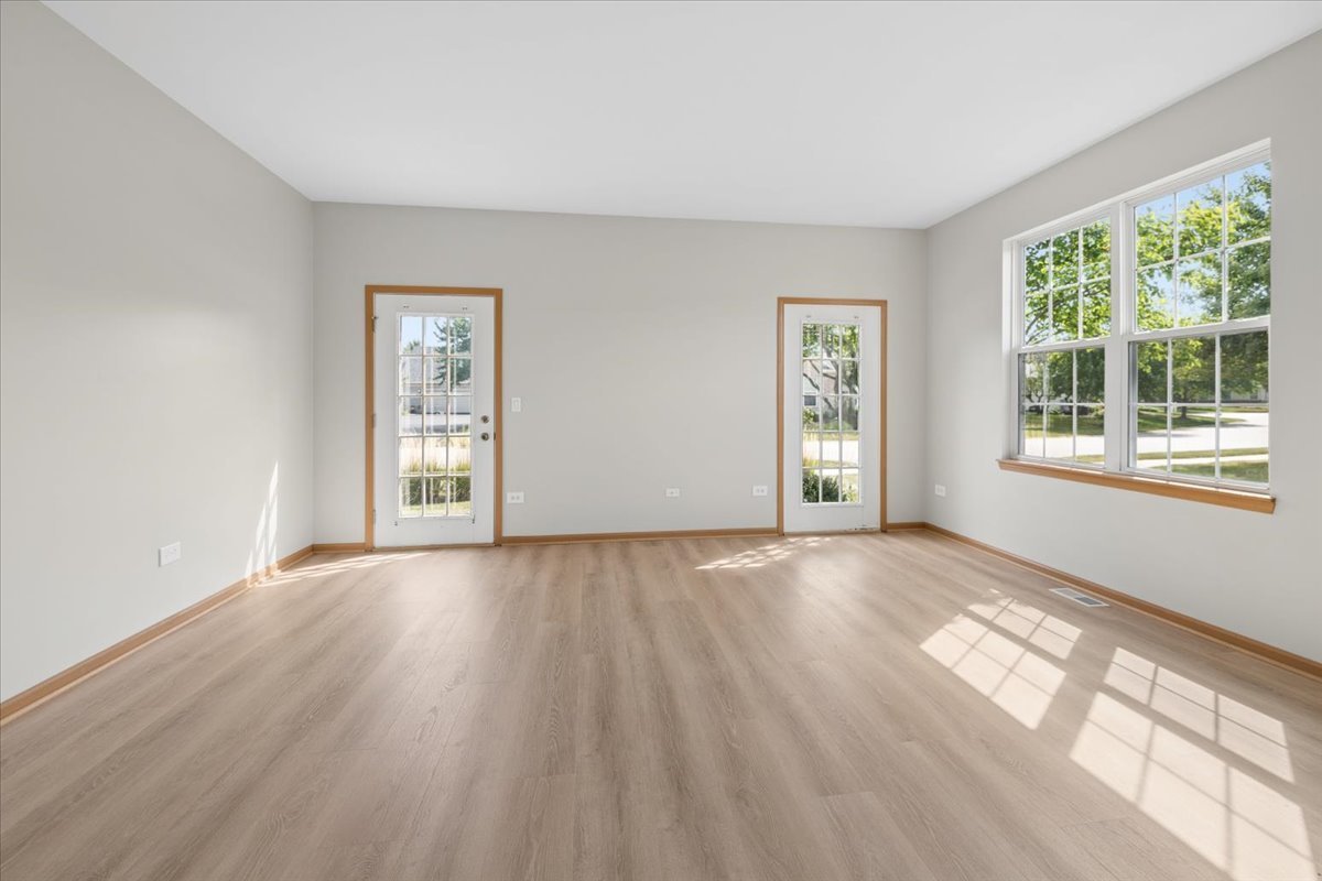 21526 Wolf Lake Way Property Photo 2