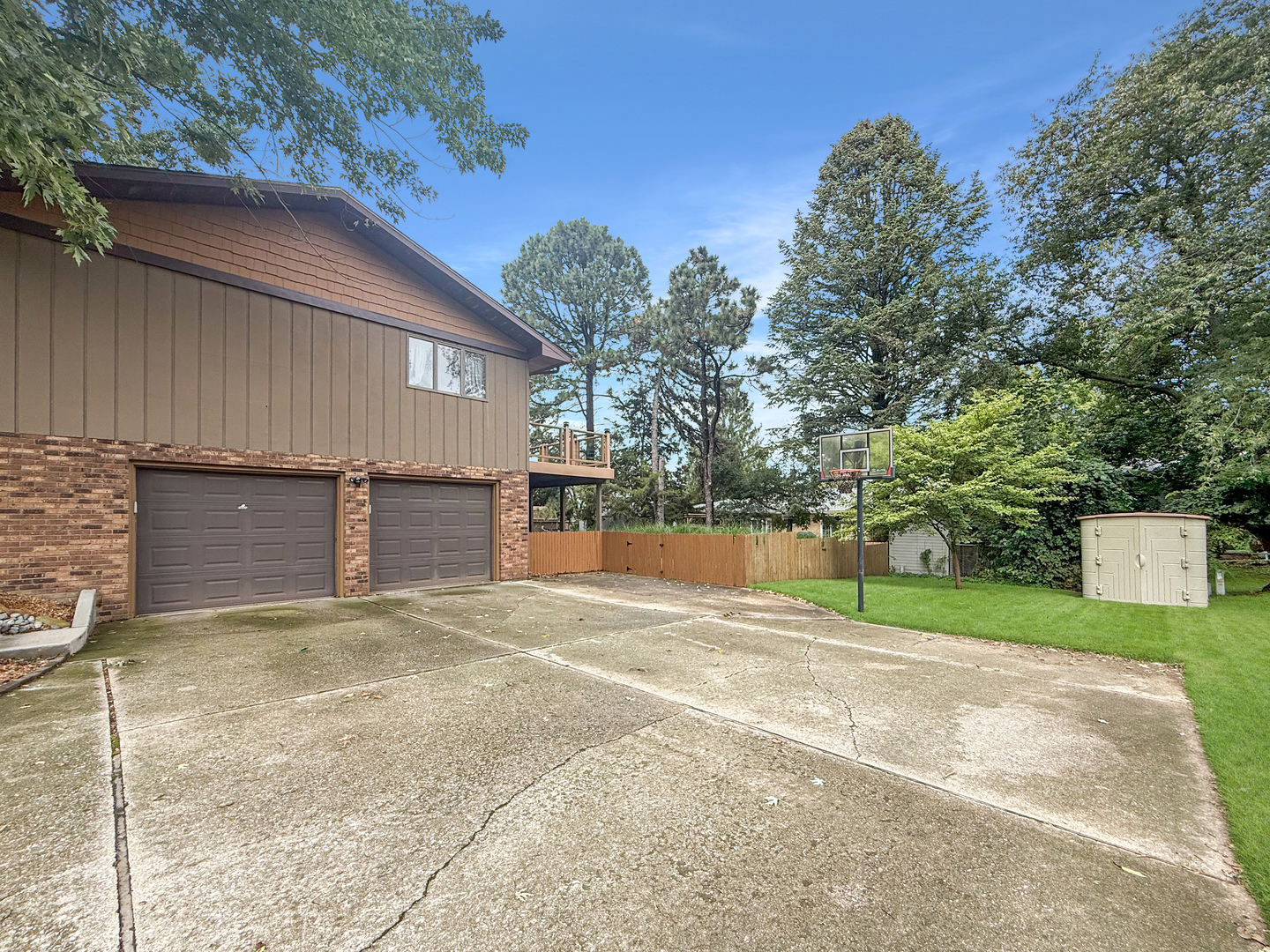 365 Highland Drive Property Photo 3