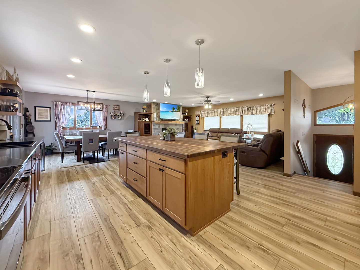 365 Highland Drive Property Photo 16